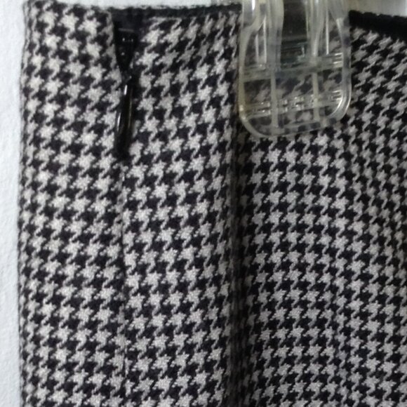 Talbot's Wool/Viscose Skirt; "4", Collegiate, Professional, Corporate, Classic - Picture 5 of 5